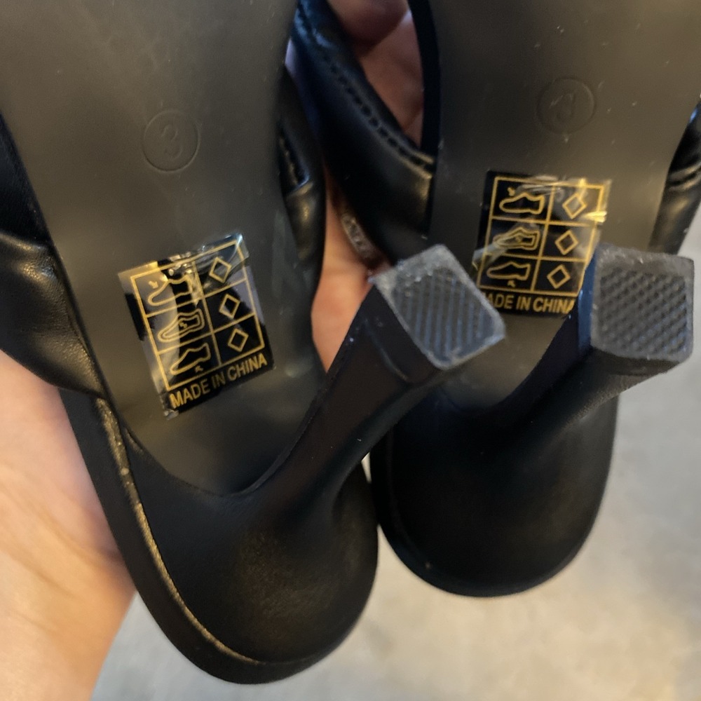 NWOT PRETTY LITTLE THING BLACK GAUX LEATHER PADDED TOE THONG MID HEELED MULES 3 - Picture 11 of 15